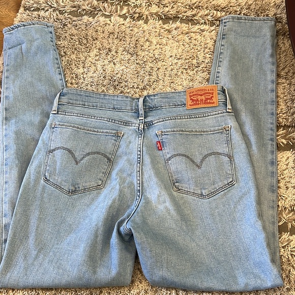 Levi’s Skinny Jeans - Picture 5 of 6